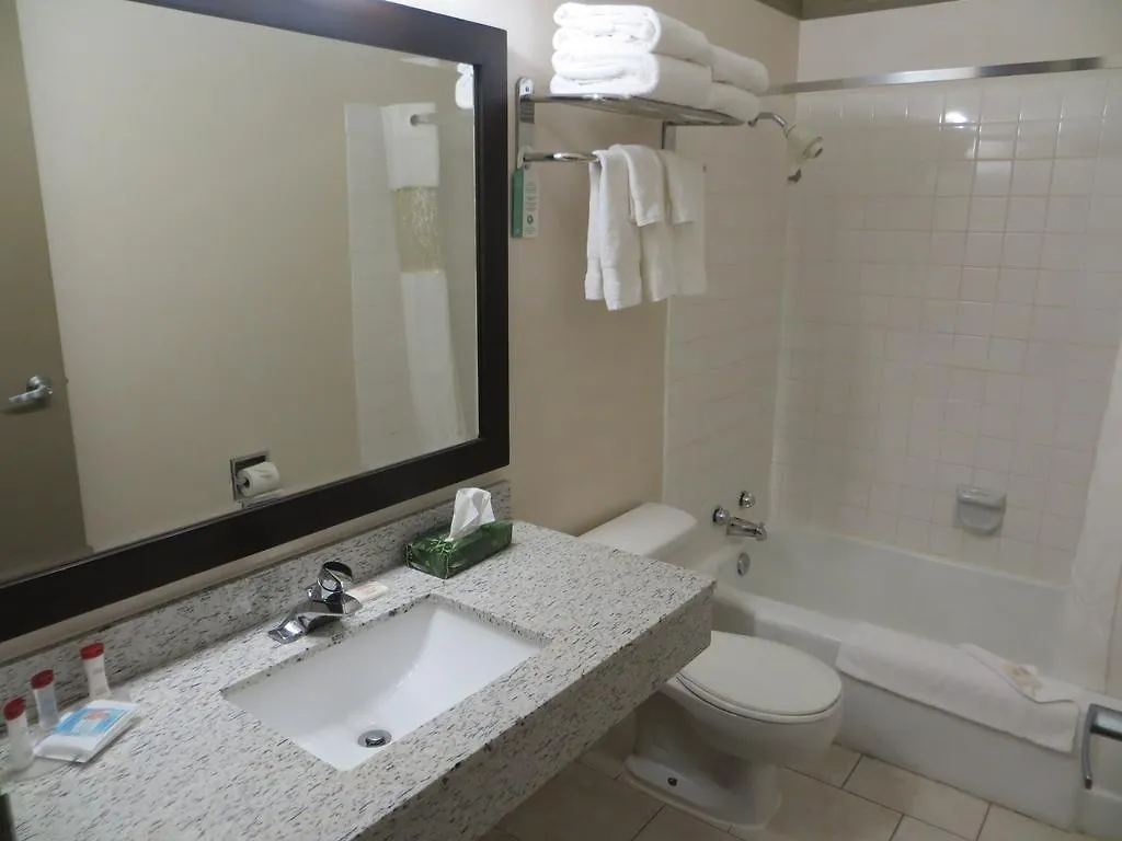 Ramada By Wyndham Edmonton South Hotell 3*,