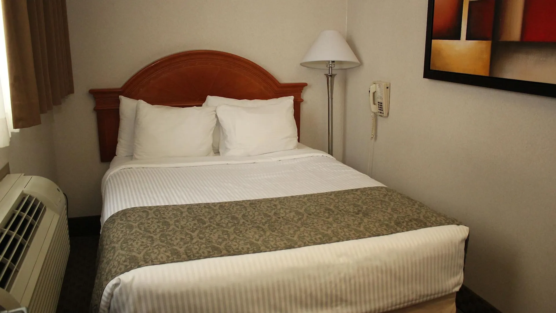 Ramada By Wyndham Edmonton South Hotell