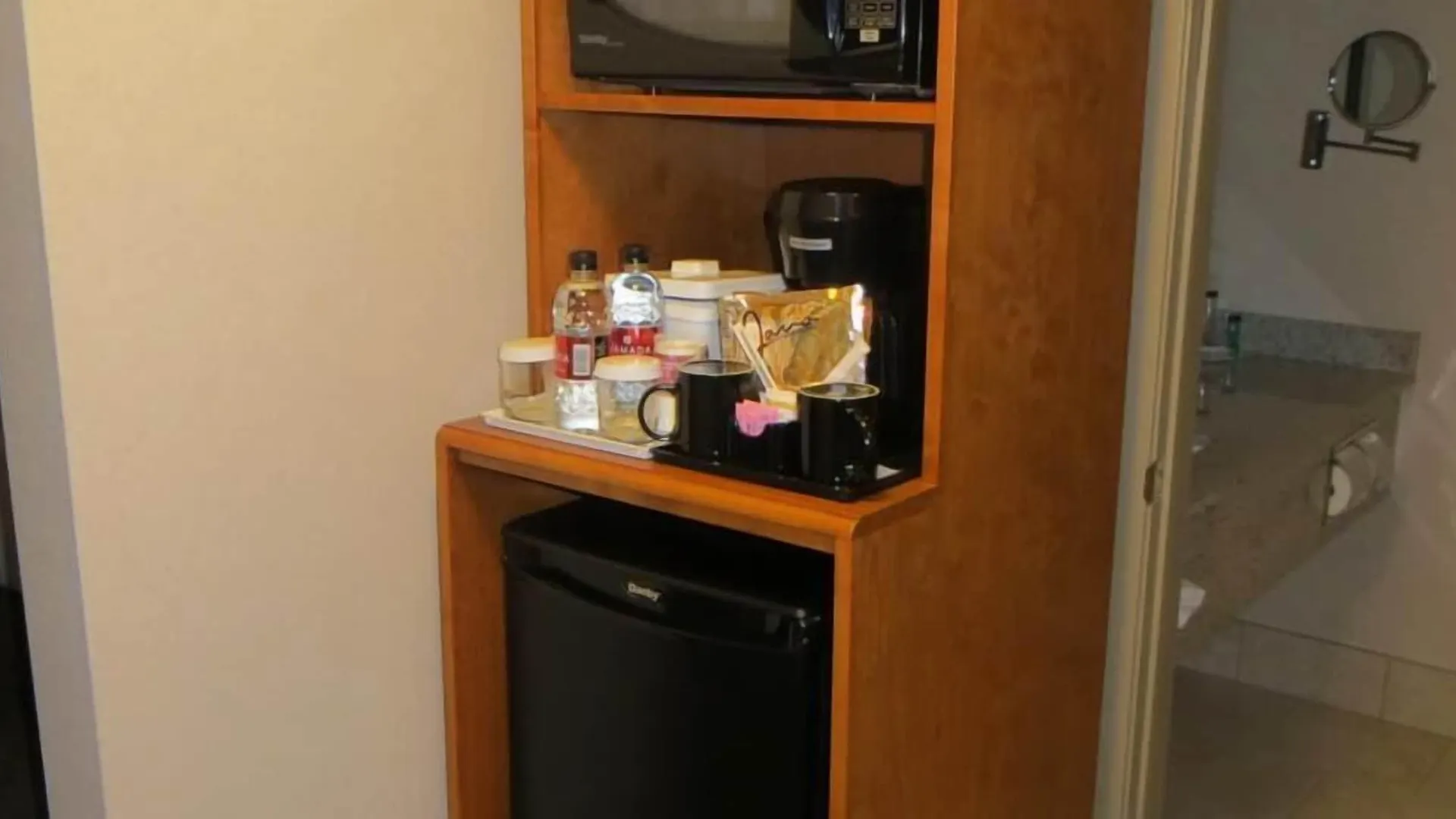Ramada By Wyndham Edmonton South Hotell