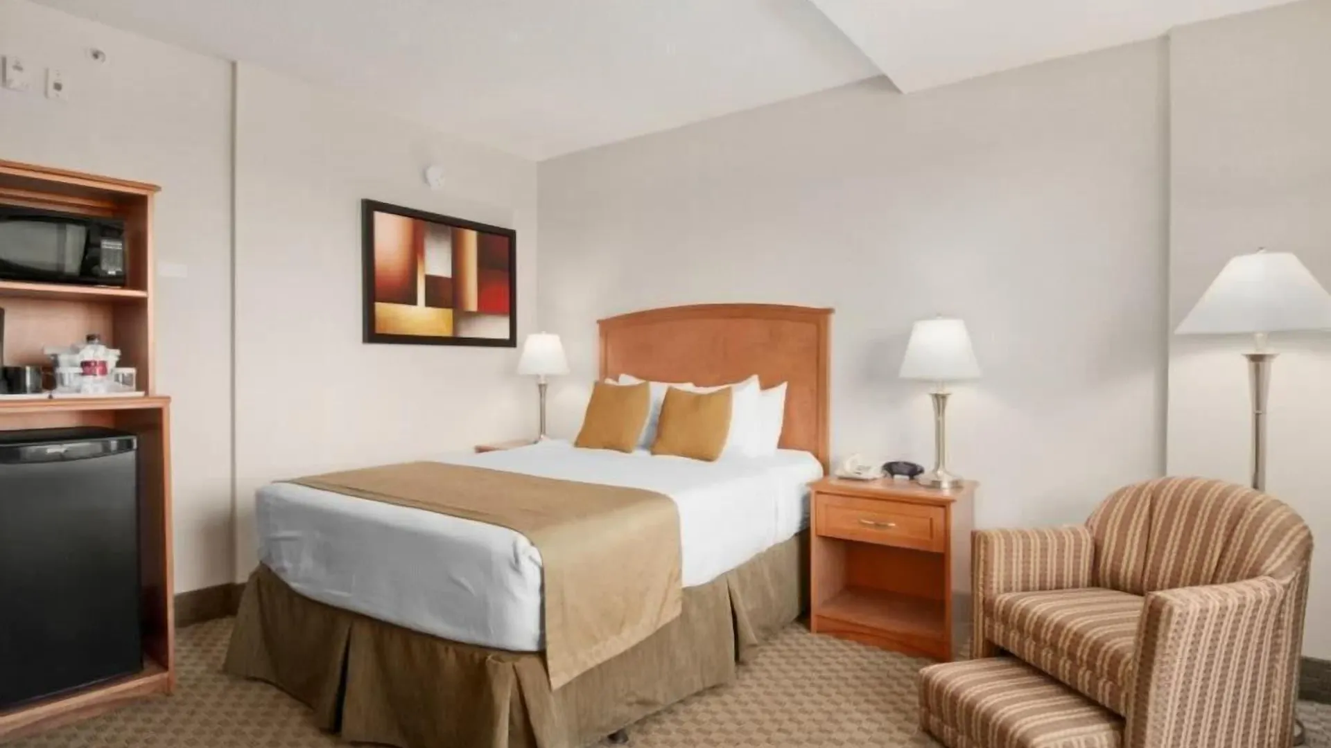 Ramada By Wyndham Edmonton South Hotell
