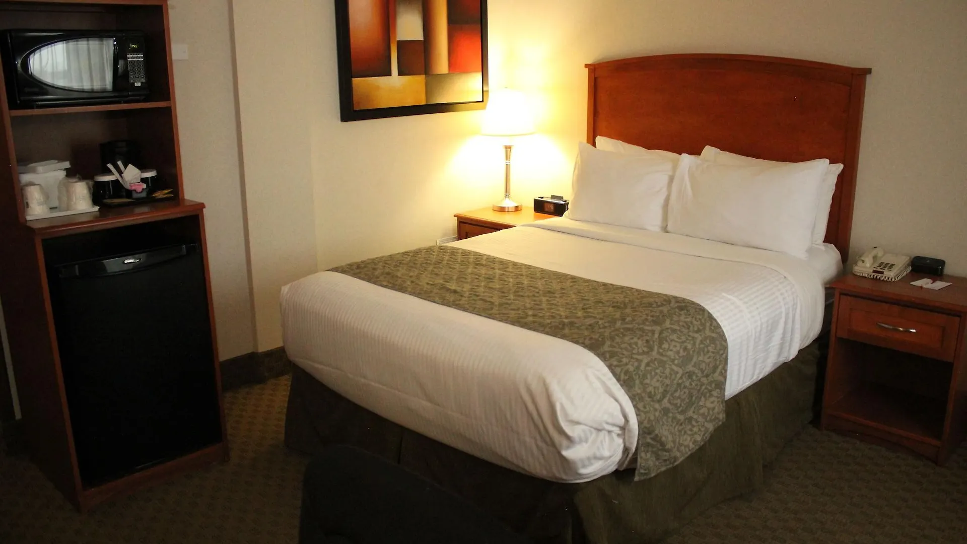 Ramada By Wyndham Edmonton South Hotell