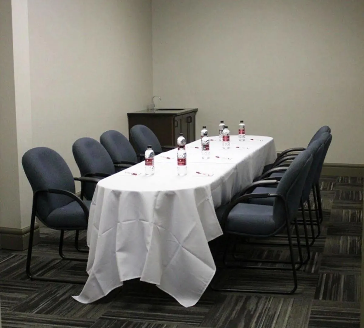 Ramada By Wyndham Edmonton South Hotell