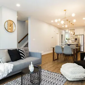 Contemporary Haven: Extended With Modern Comforts Holiday home