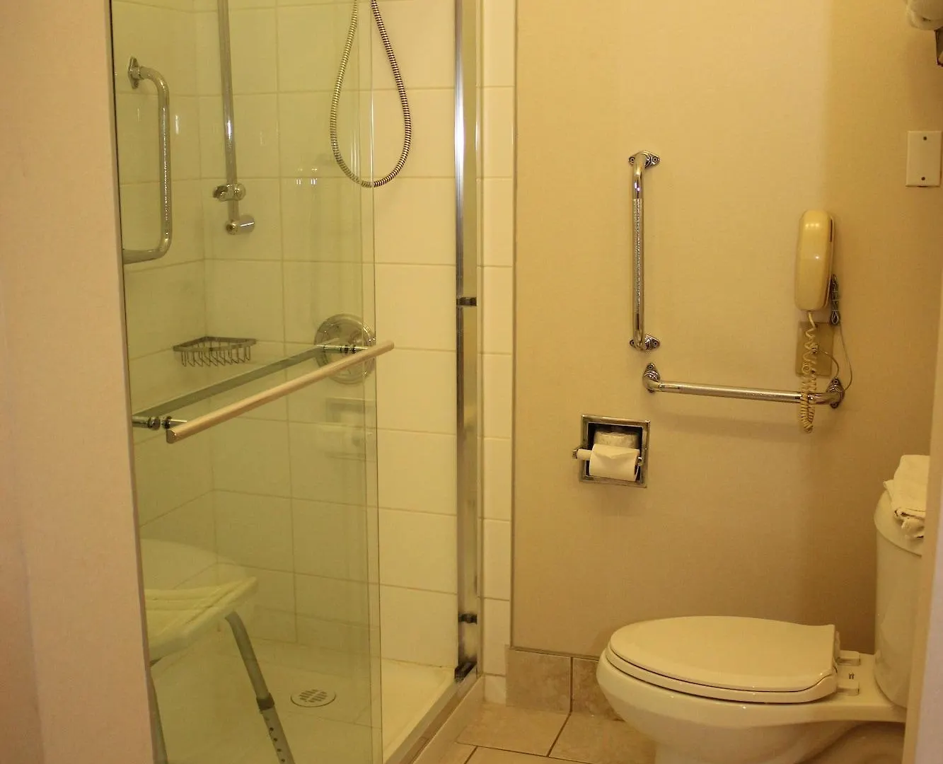 Hotel Ramada By Wyndham Edmonton South