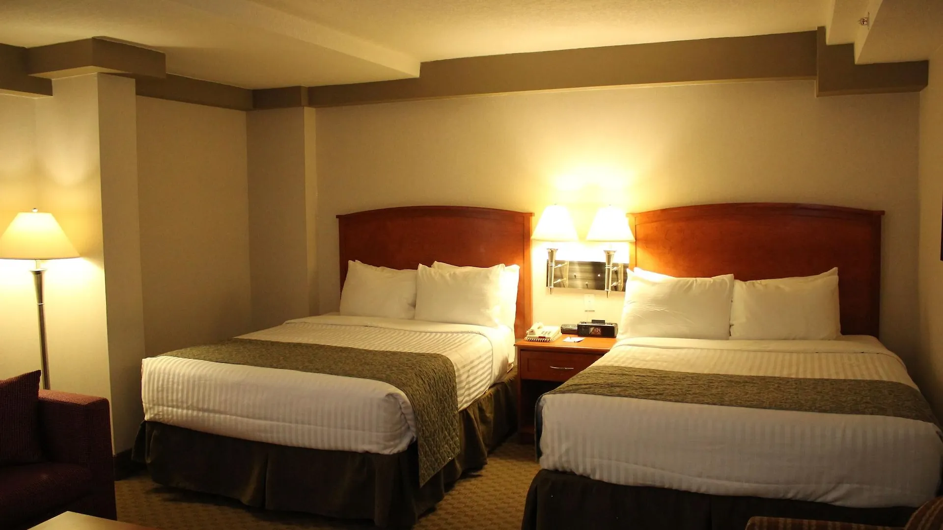 Hotel Ramada By Wyndham Edmonton South