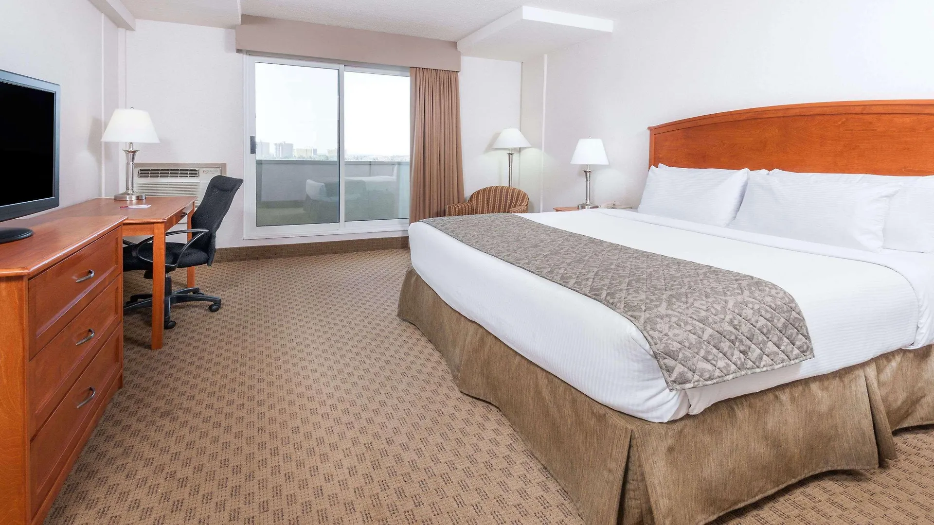 Hotel Ramada By Wyndham Edmonton South 3*,  Kanada