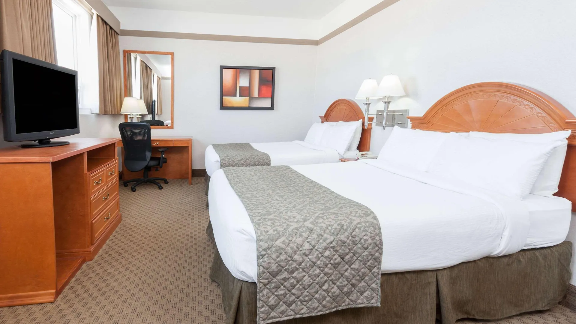 Hotel Ramada By Wyndham Edmonton South