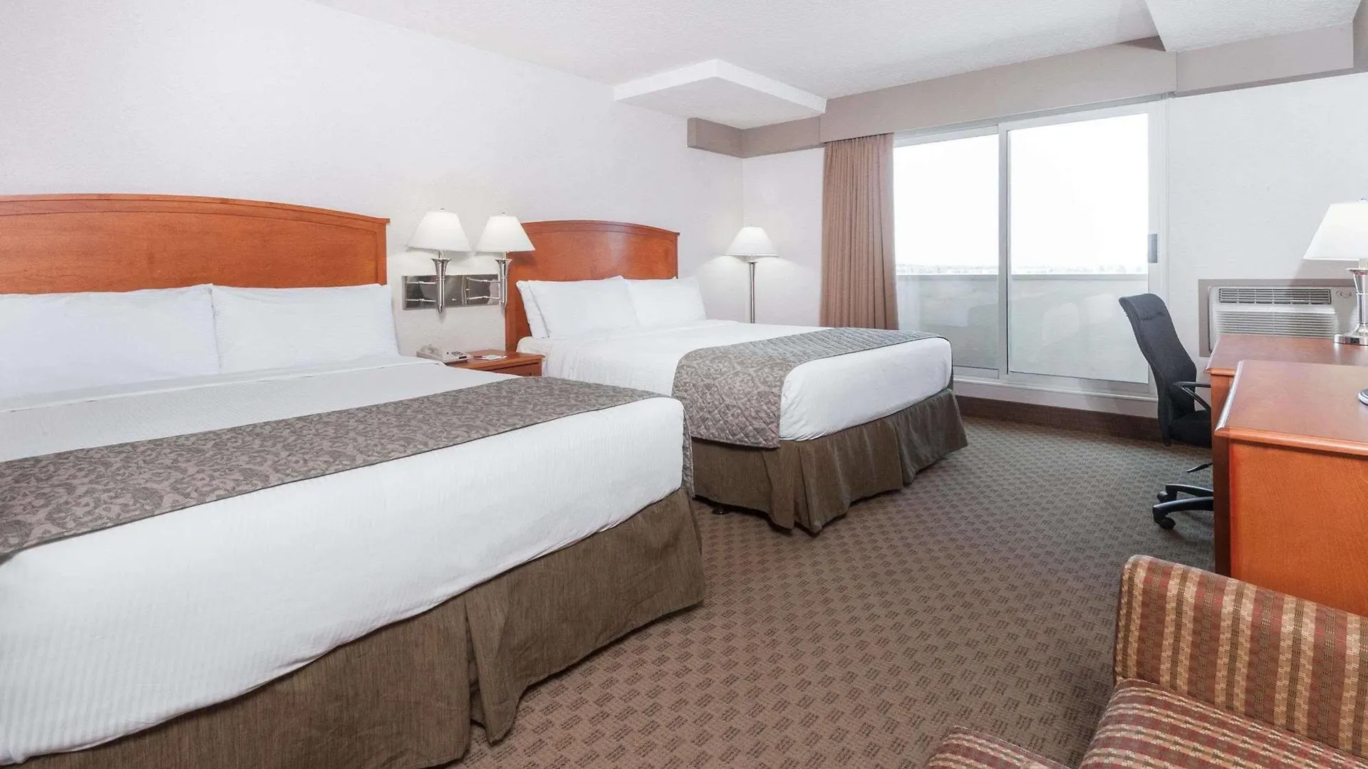 Hotel Ramada By Wyndham Edmonton South